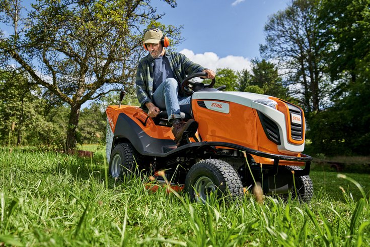 Stihl fűnyíró traktor